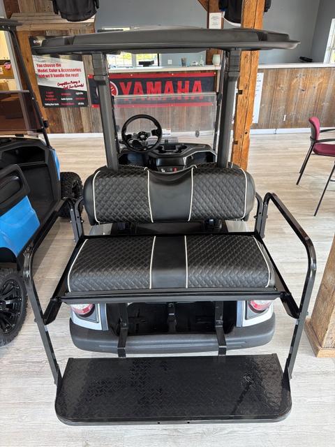 Used 2021 YAMAHA DRIVE 2 EAAC Silver Lions golf cart for sale in Rockford, MI, photo 3