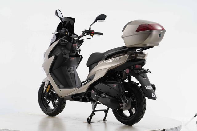 Eagle 200 scooter, available to order in Rockford, MI, photo 3