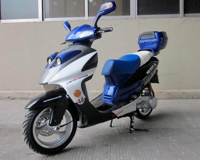 Phantom 150cc scooter, available to order in Rockford, MI, photo 2