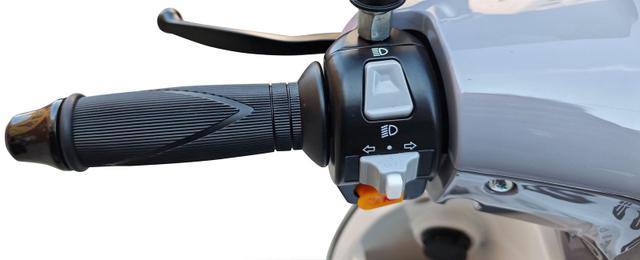 Milano 50 scooter, available to order in Rockford, MI, photo 4